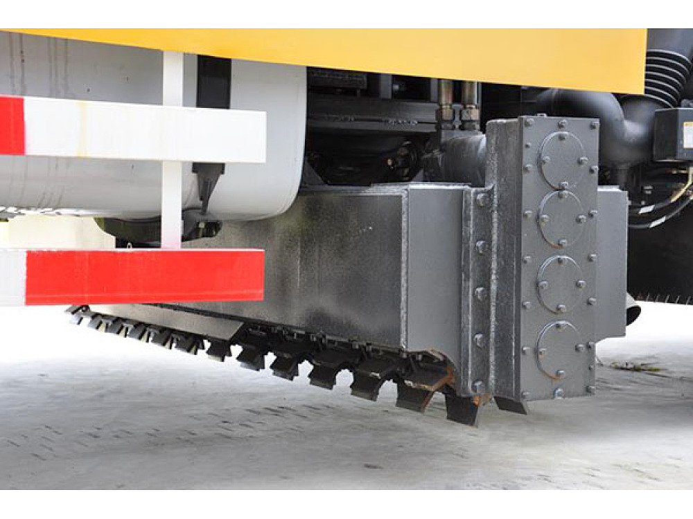 東風天錦除冰除雪車